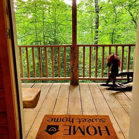 Lil' Log At Hearthstone Cabins And Camping - Pet Friendly Helen Esterno foto