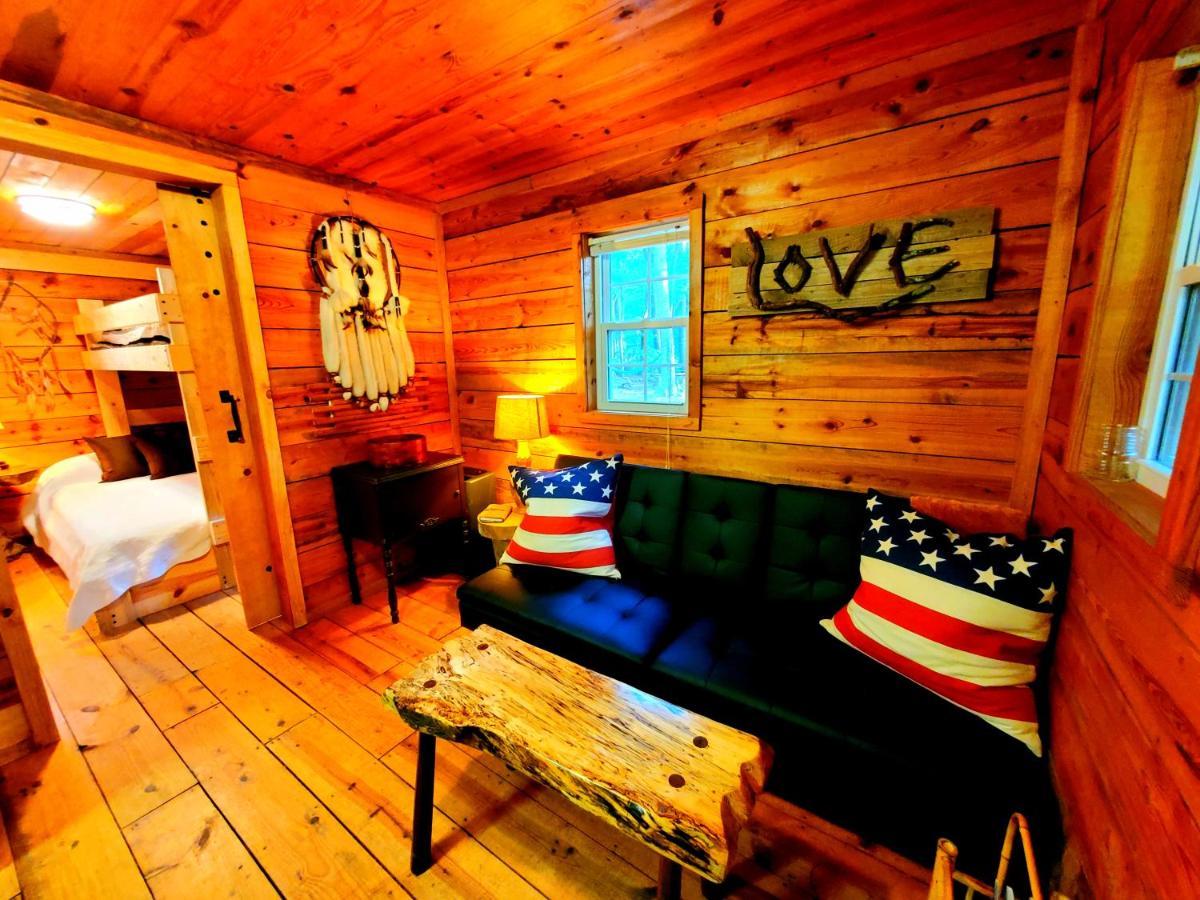 Lil' Log At Hearthstone Cabins And Camping - Pet Friendly Helen Esterno foto
