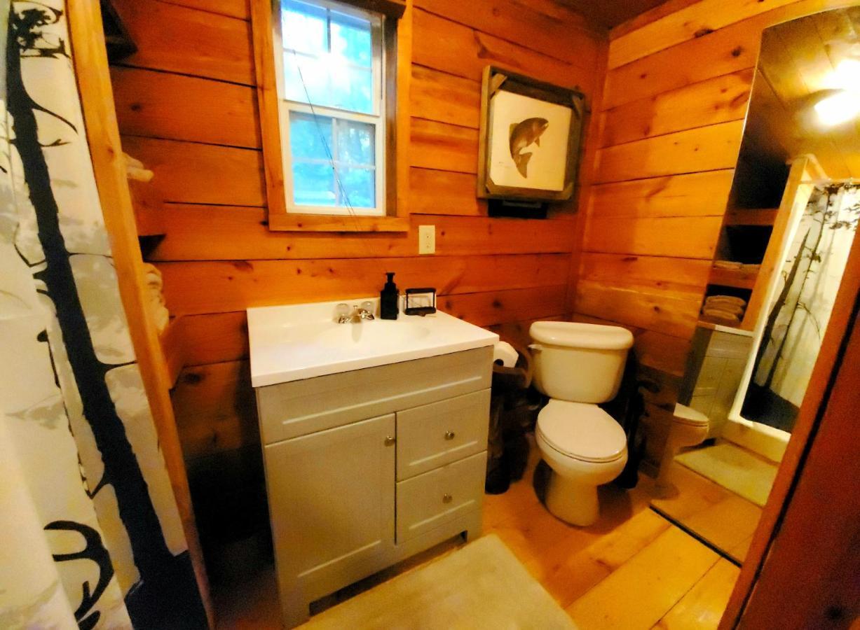 Lil' Log At Hearthstone Cabins And Camping - Pet Friendly Helen Esterno foto